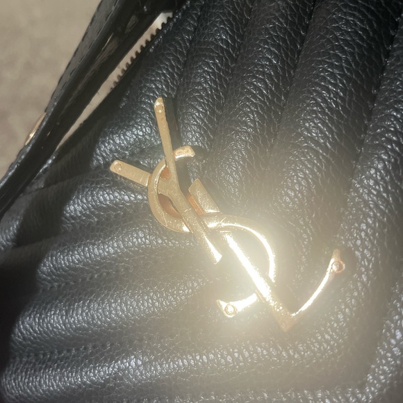 Yves Saint Laurent Black Chevron Crossbody Bag - Picture 3 of 3